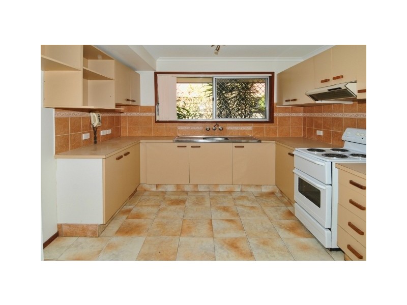 281 Nicklin Way, Warana QLD 4575