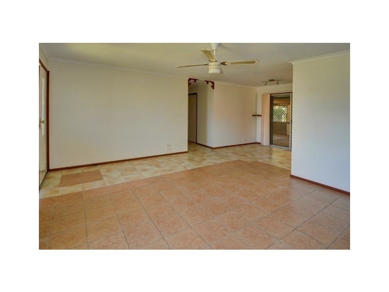 281 Nicklin Way, Warana QLD 4575