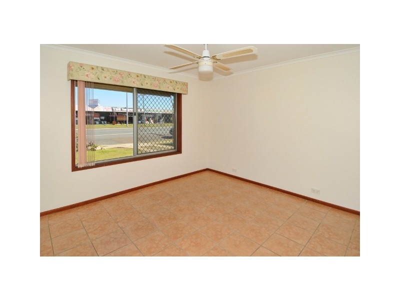 281 Nicklin Way, Warana QLD 4575