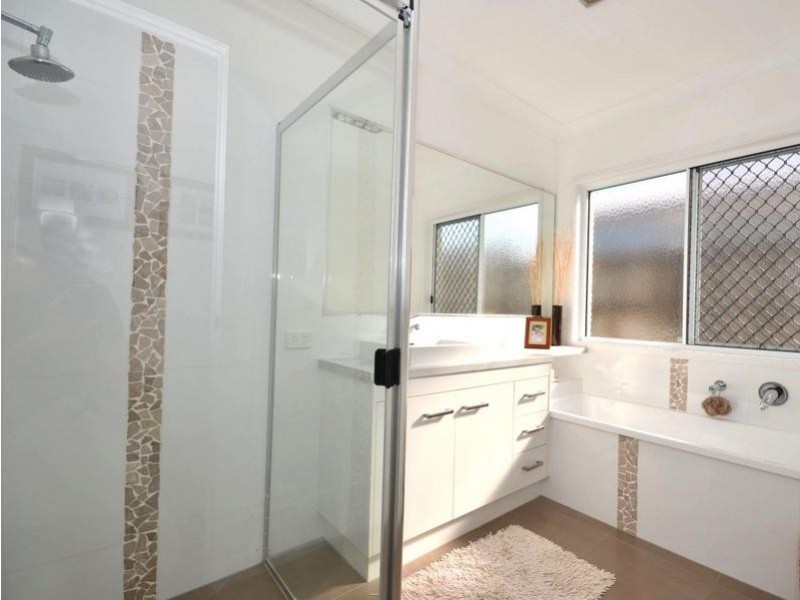 3 Bolwarra Place, Meridan Plains QLD 4551