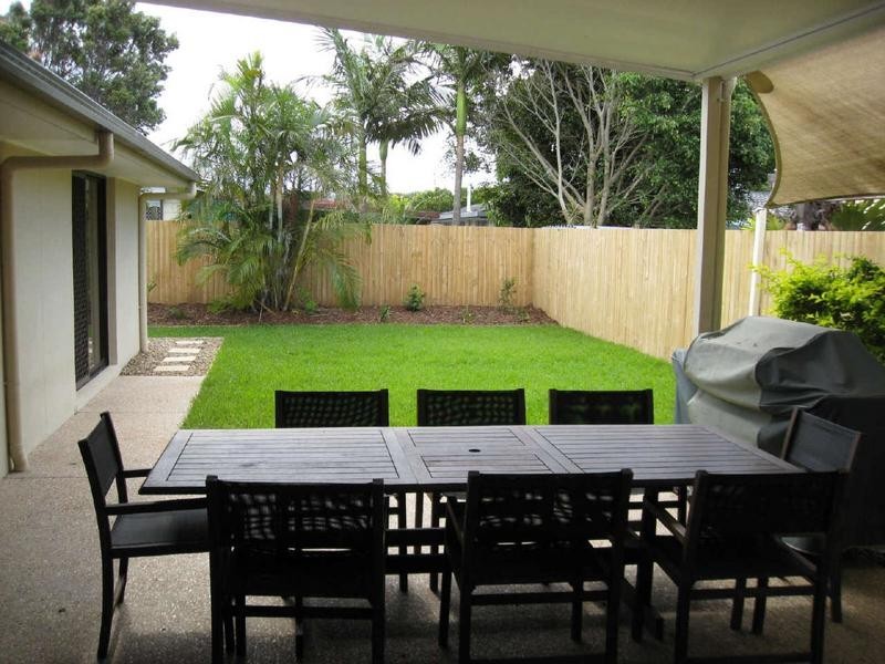 Warana QLD 4575