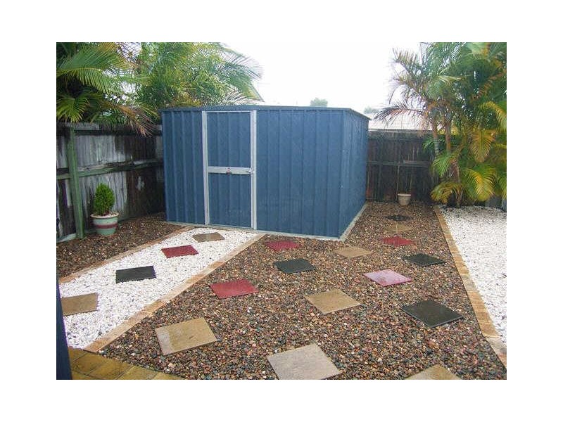 8 Centennial Place, Little Mountain QLD 4551