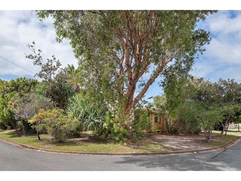 6 Uringa Street, Warana QLD 4575