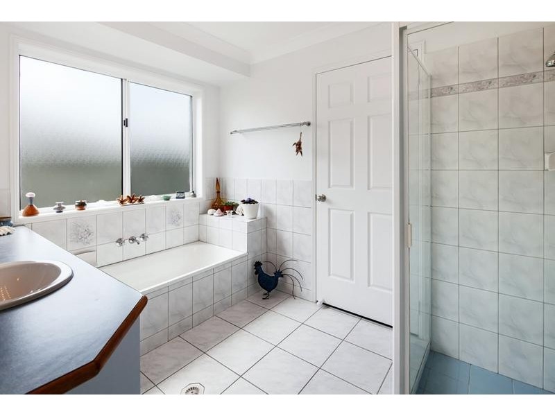 2 Colonial Court, Little Mountain QLD 4551