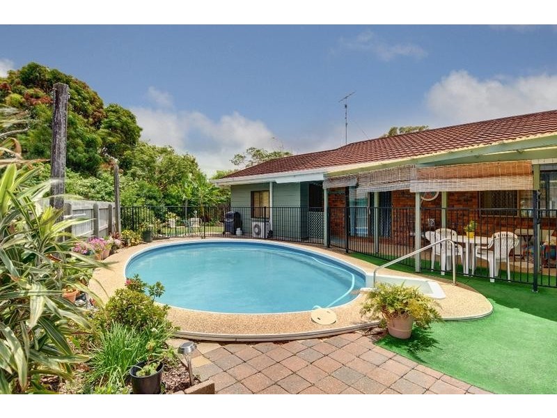 39 Wavell Avenue, Golden Beach QLD 4551