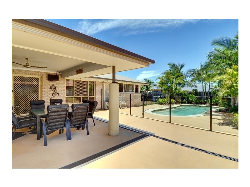 4 Water Side Place, Little Mountain QLD 4551