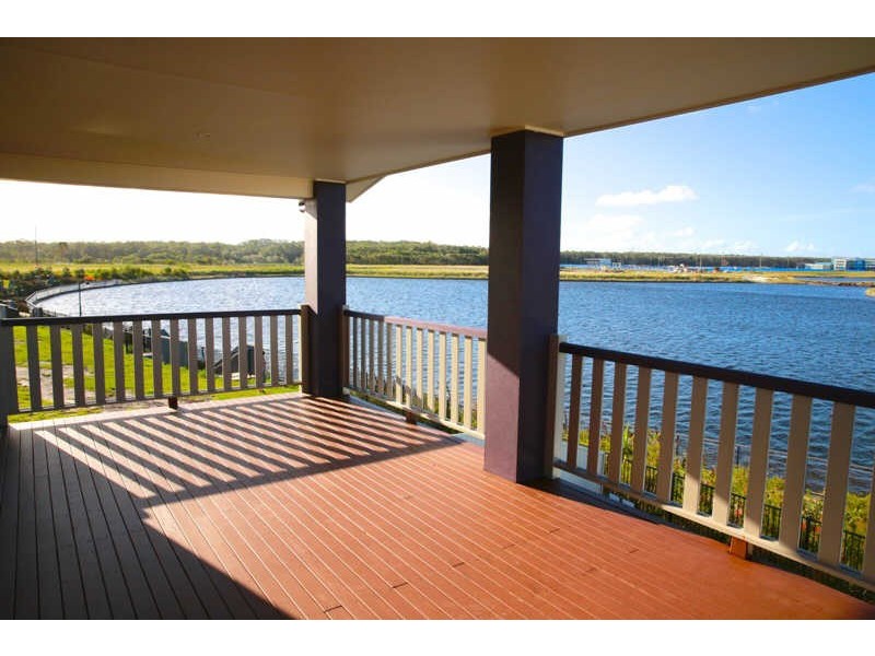 8 Buruwang Street, Birtinya QLD 4575