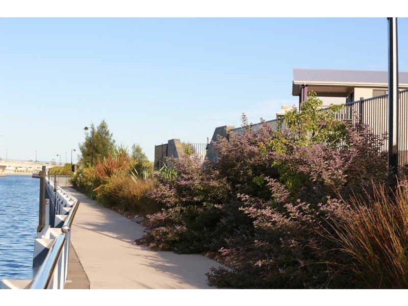 8 Buruwang Street, Birtinya QLD 4575