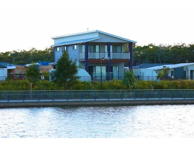 8 Buruwang Street, Birtinya QLD 4575