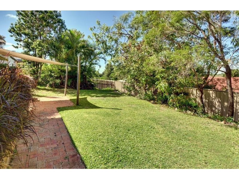 38 Enfield Crescent, Battery Hill QLD 4551