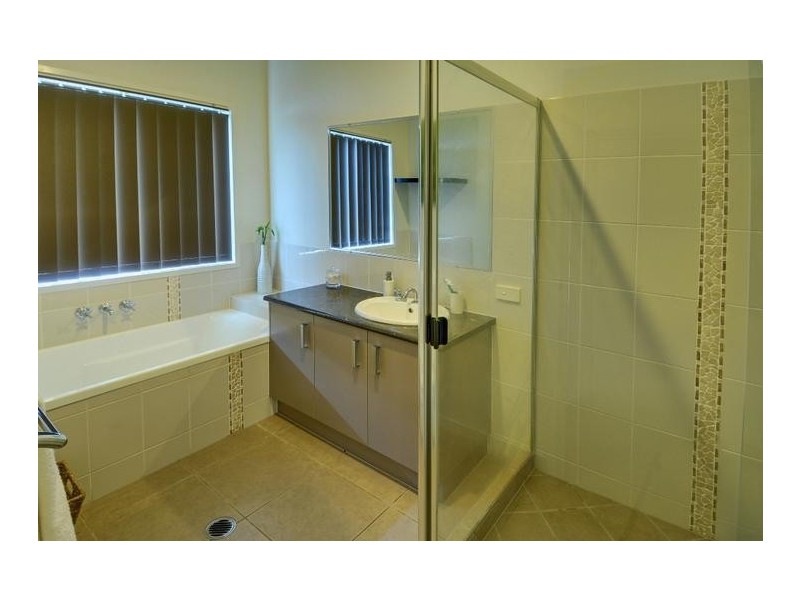 15 Rapanea Street, Meridan Plains QLD 4551