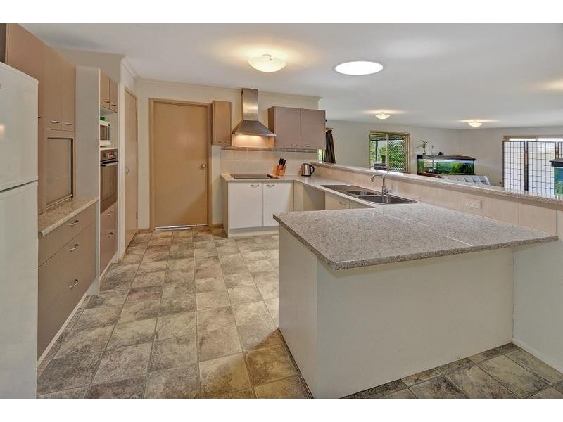 8 Primrose Place, Little Mountain QLD 4551