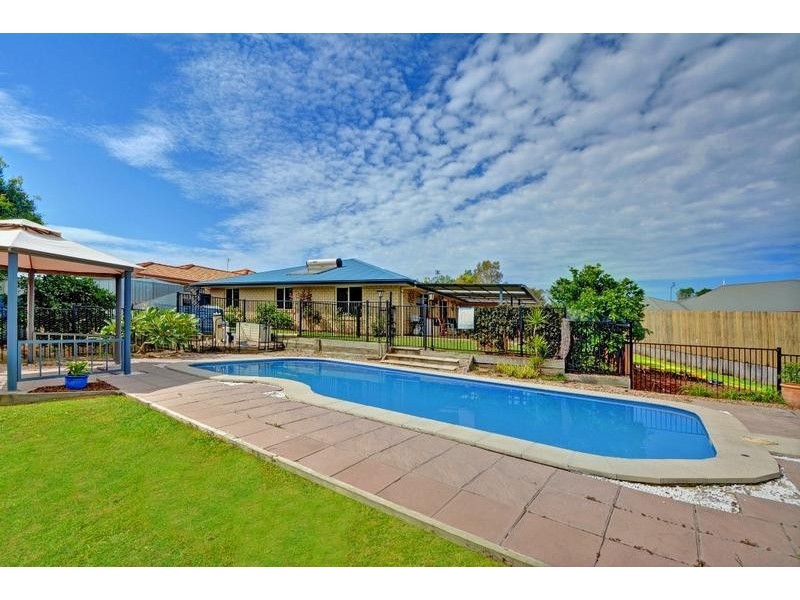 8 Primrose Place, Little Mountain QLD 4551