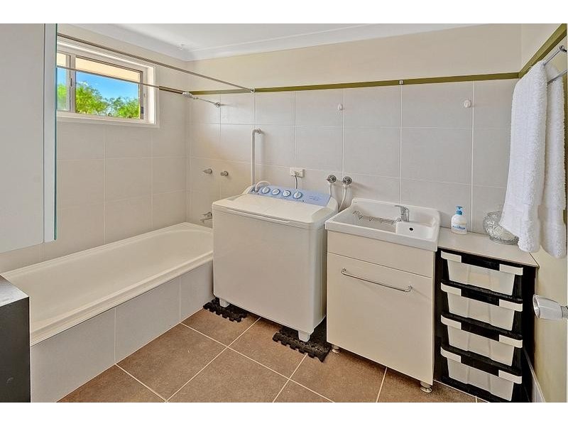 8 Matilda Crescent, Battery Hill QLD 4551