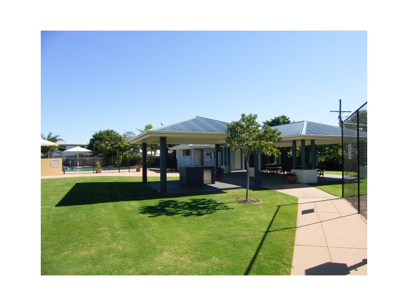 15/9A Browning Boulevard, Battery Hill QLD 4551