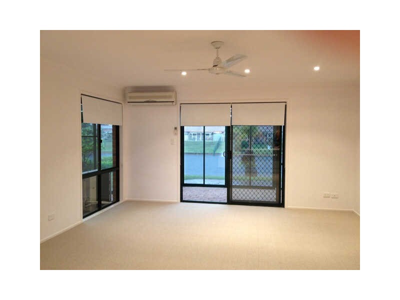 Warana QLD 4575