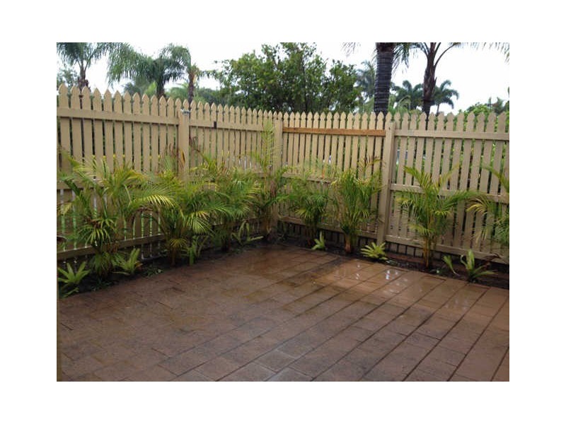 Warana QLD 4575