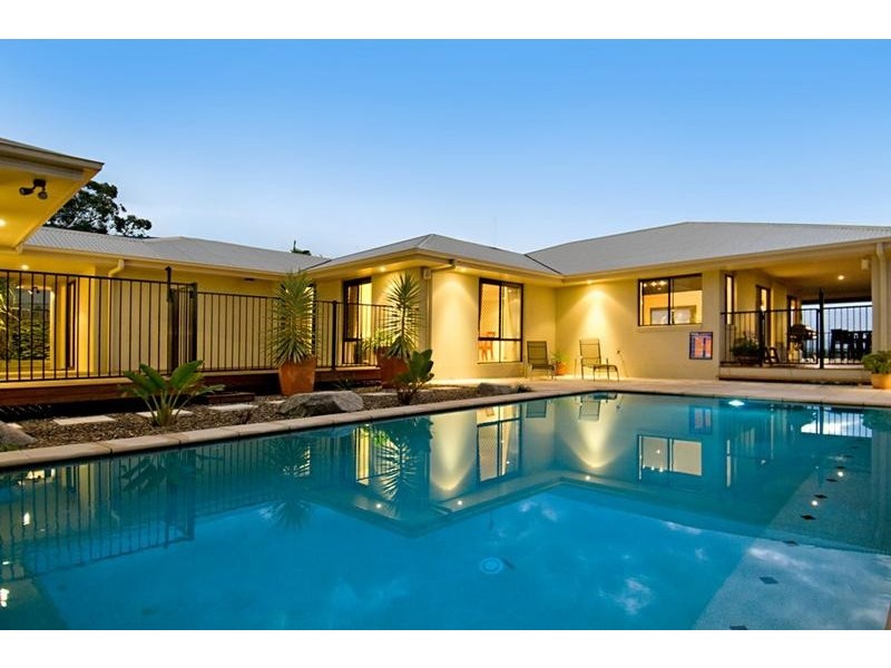 5 Manor Court, Little Mountain QLD 4551