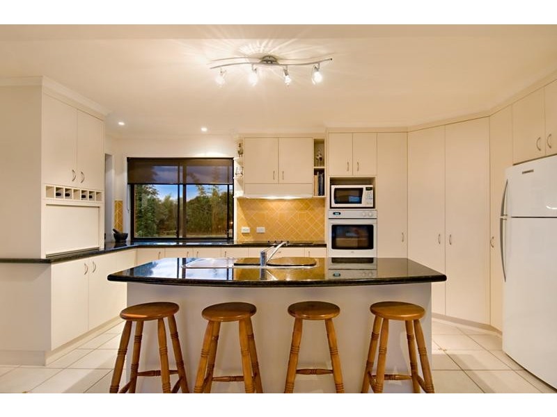 5 Manor Court, Little Mountain QLD 4551