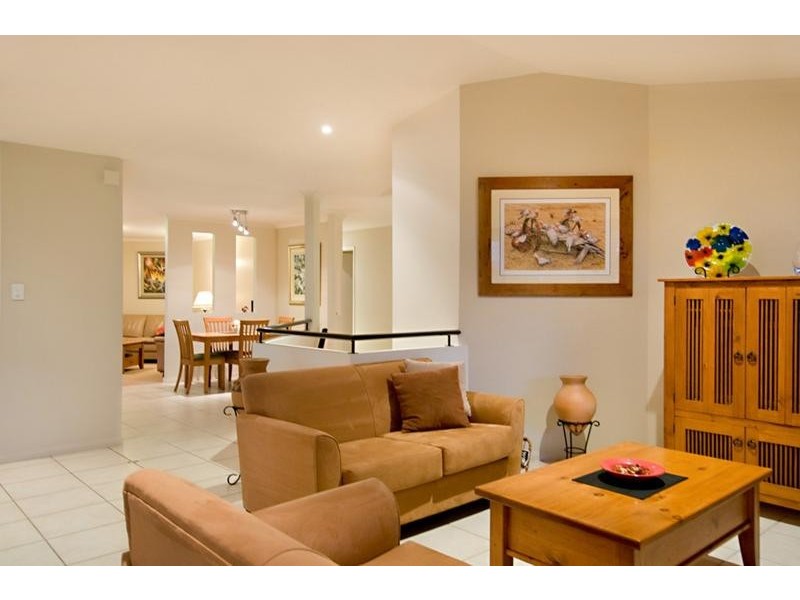 5 Manor Court, Little Mountain QLD 4551