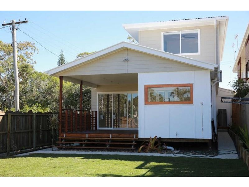 17a MacDonald Street, Dicky Beach QLD 4551