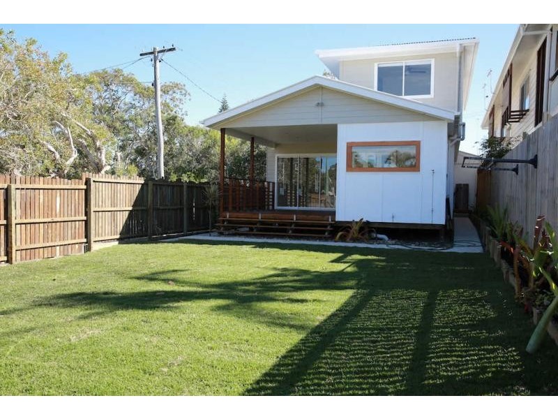 17a MacDonald Street, Dicky Beach QLD 4551