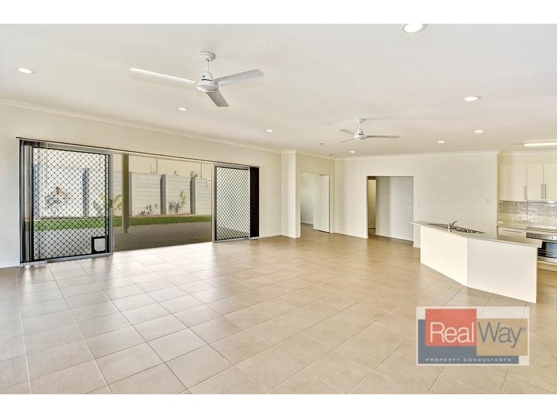 4 Acaciabark Place, Little Mountain QLD 4551