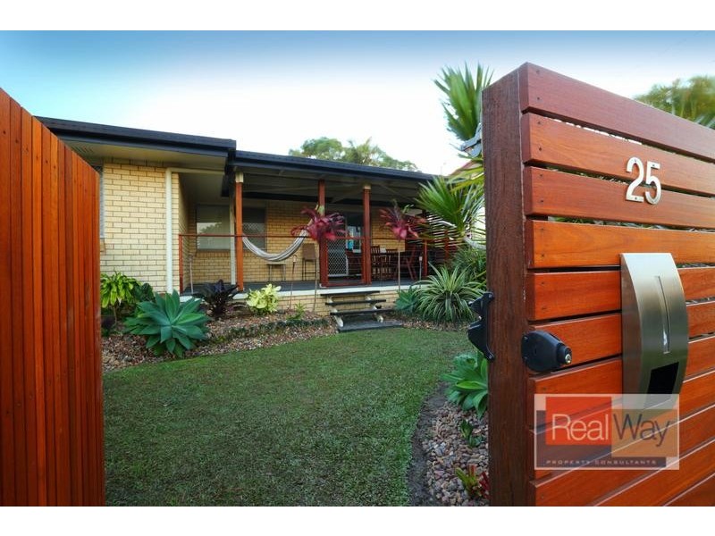 25 Coochin Street, Dicky Beach QLD 4551