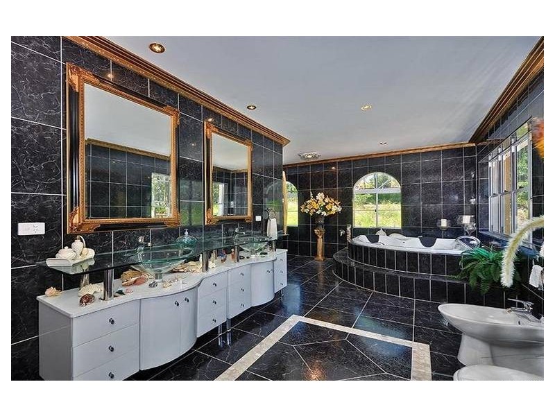 1 Tallowood Close, Little Mountain QLD 4551