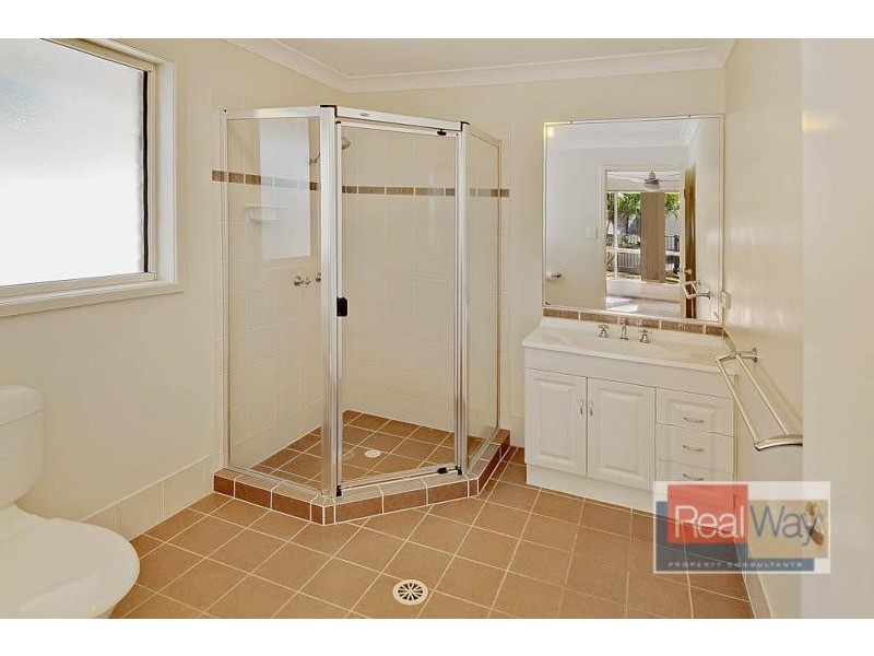 1 Gumview Place, Little Mountain QLD 4551