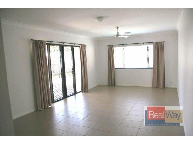 10 Cullen Drive, Little Mountain QLD 4551