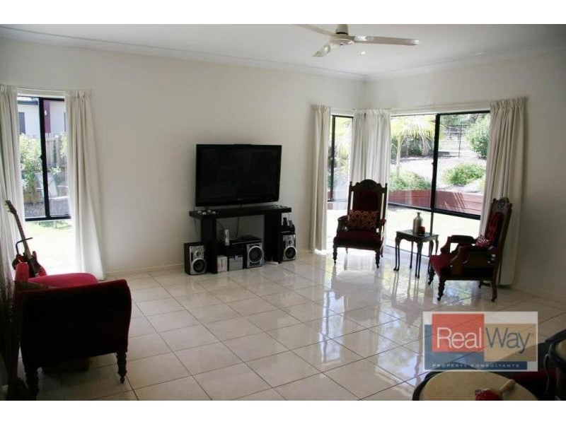 3 Somerset Lane, Little Mountain QLD 4551