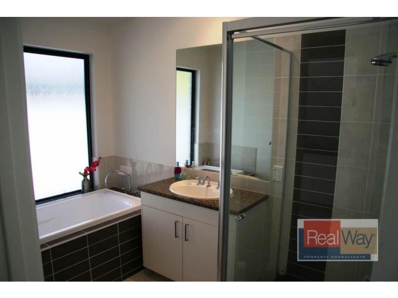 3 Somerset Lane, Little Mountain QLD 4551