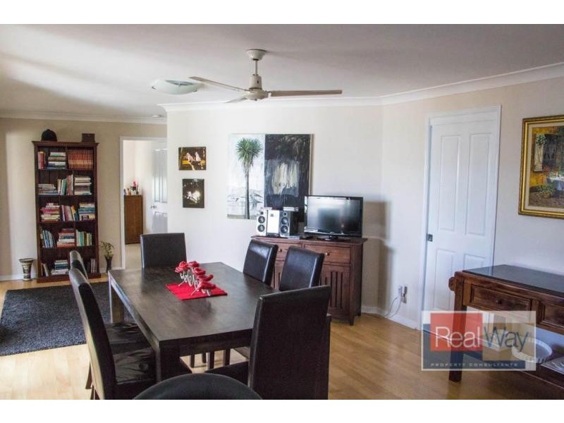 15 Lakeshore Place, Little Mountain QLD 4551