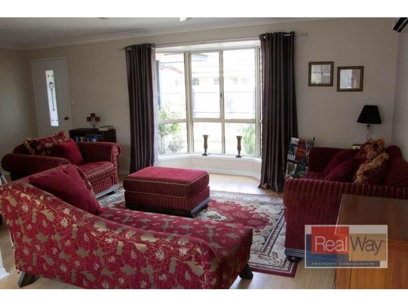 15 Lakeshore Place, Little Mountain QLD 4551