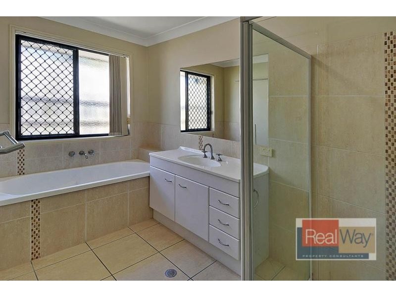 15 High Park Crescent, Little Mountain QLD 4551