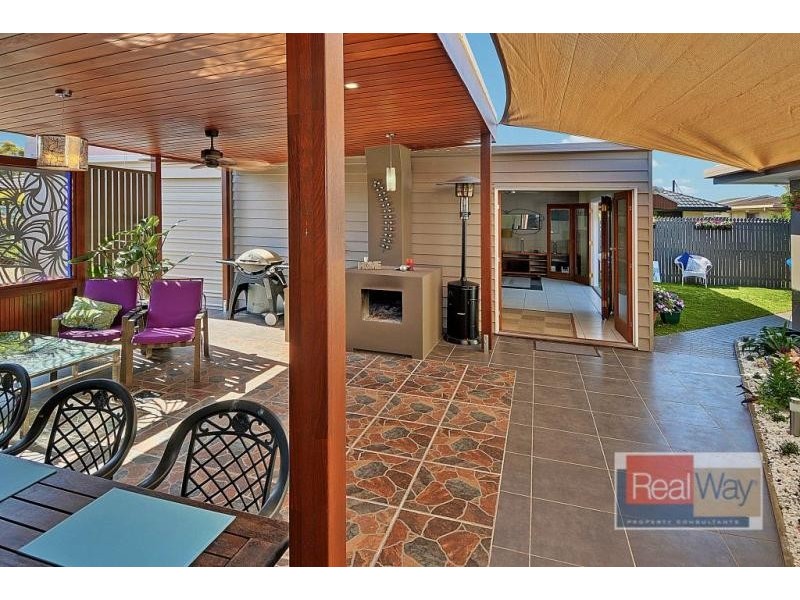 5 Slim Crescent, Golden Beach QLD 4551