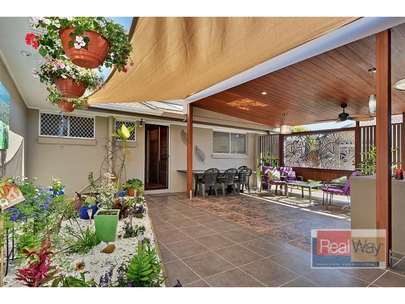 5 Slim Crescent, Golden Beach QLD 4551