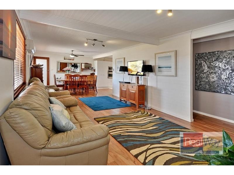 5 Slim Crescent, Golden Beach QLD 4551