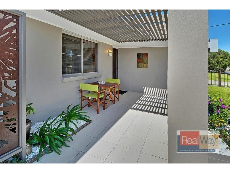 5 Slim Crescent, Golden Beach QLD 4551