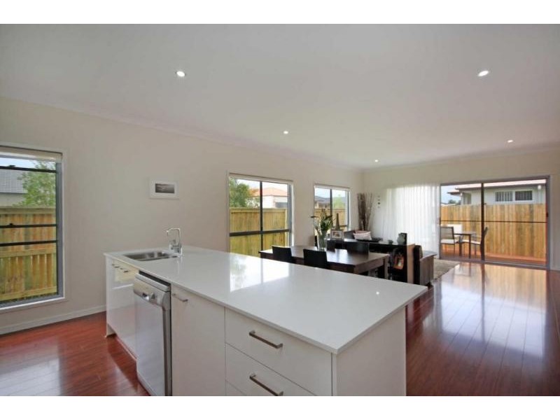 12 Feathertop Crescent., Caloundra West QLD 4551