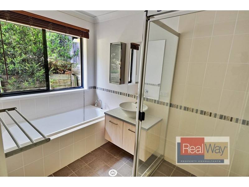 1 Wattlefield Road, Little Mountain QLD 4551