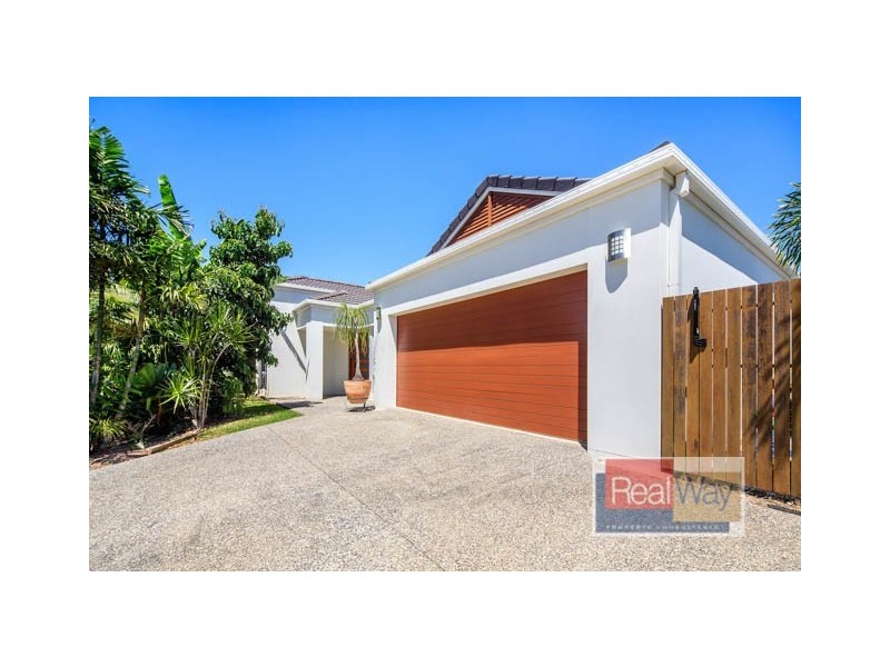 35 Hillview Crescent, Little Mountain QLD 4551
