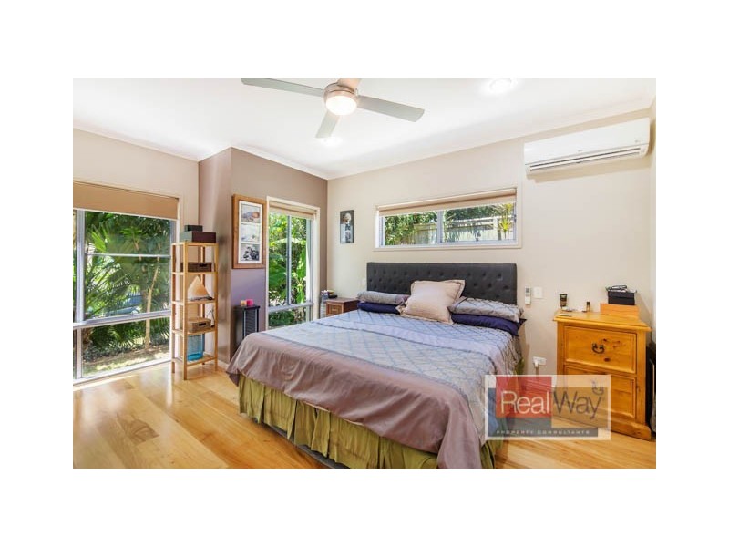 35 Hillview Crescent, Little Mountain QLD 4551
