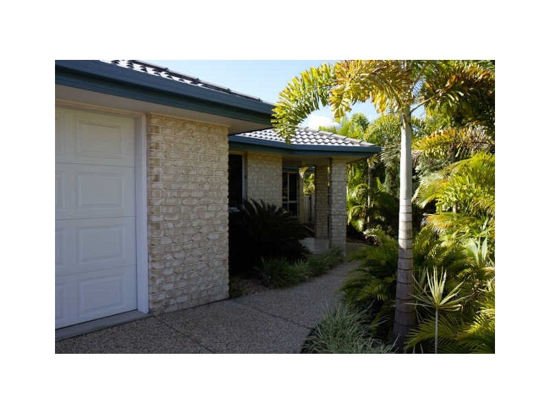 5 Sting Ray Harbour Court, Pelican Waters QLD 4551