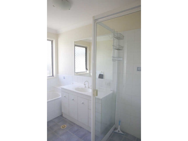 5 Sting Ray Harbour Court, Pelican Waters QLD 4551