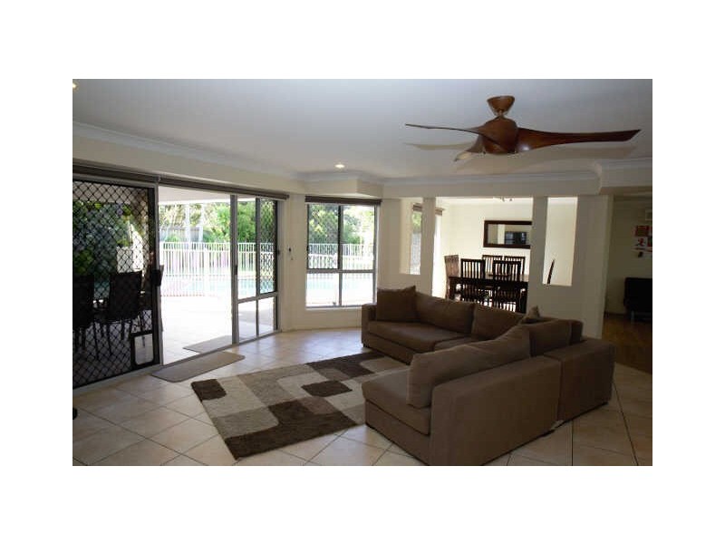 5 Sting Ray Harbour Court, Pelican Waters QLD 4551