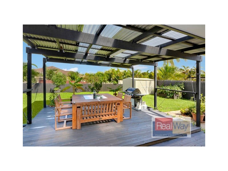 6 St James Court, Little Mountain QLD 4551