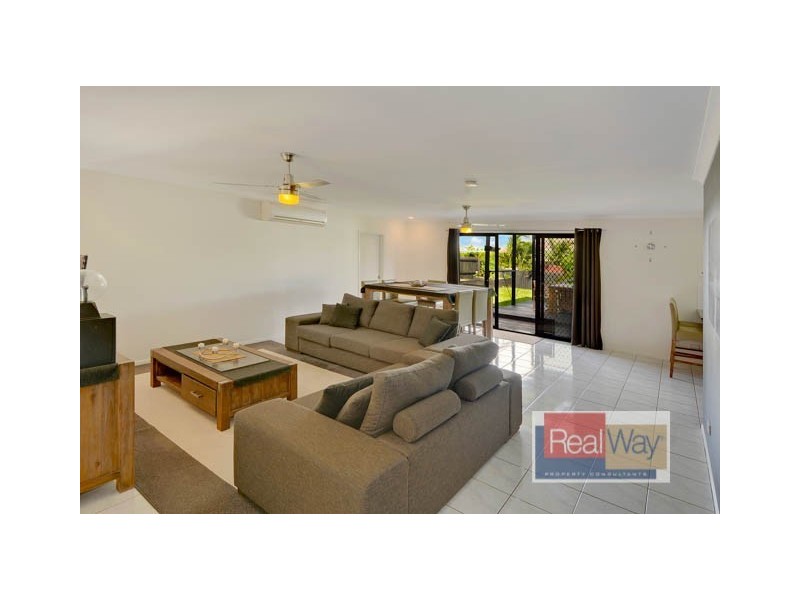 6 St James Court, Little Mountain QLD 4551