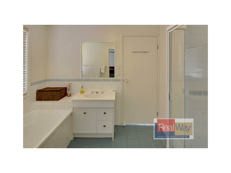 6 St James Court, Little Mountain QLD 4551